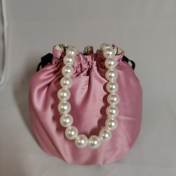 Gucci Cosmetic Bag - Picture 6 of 6